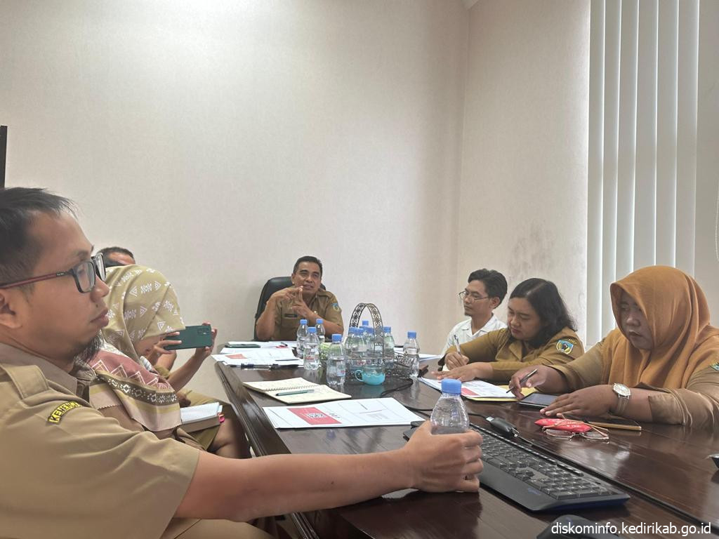 Komisi Informasi Jawa Timur Melakukan Wawancara Monitoring dan Evaluasi PPID Kabupaten Kediri